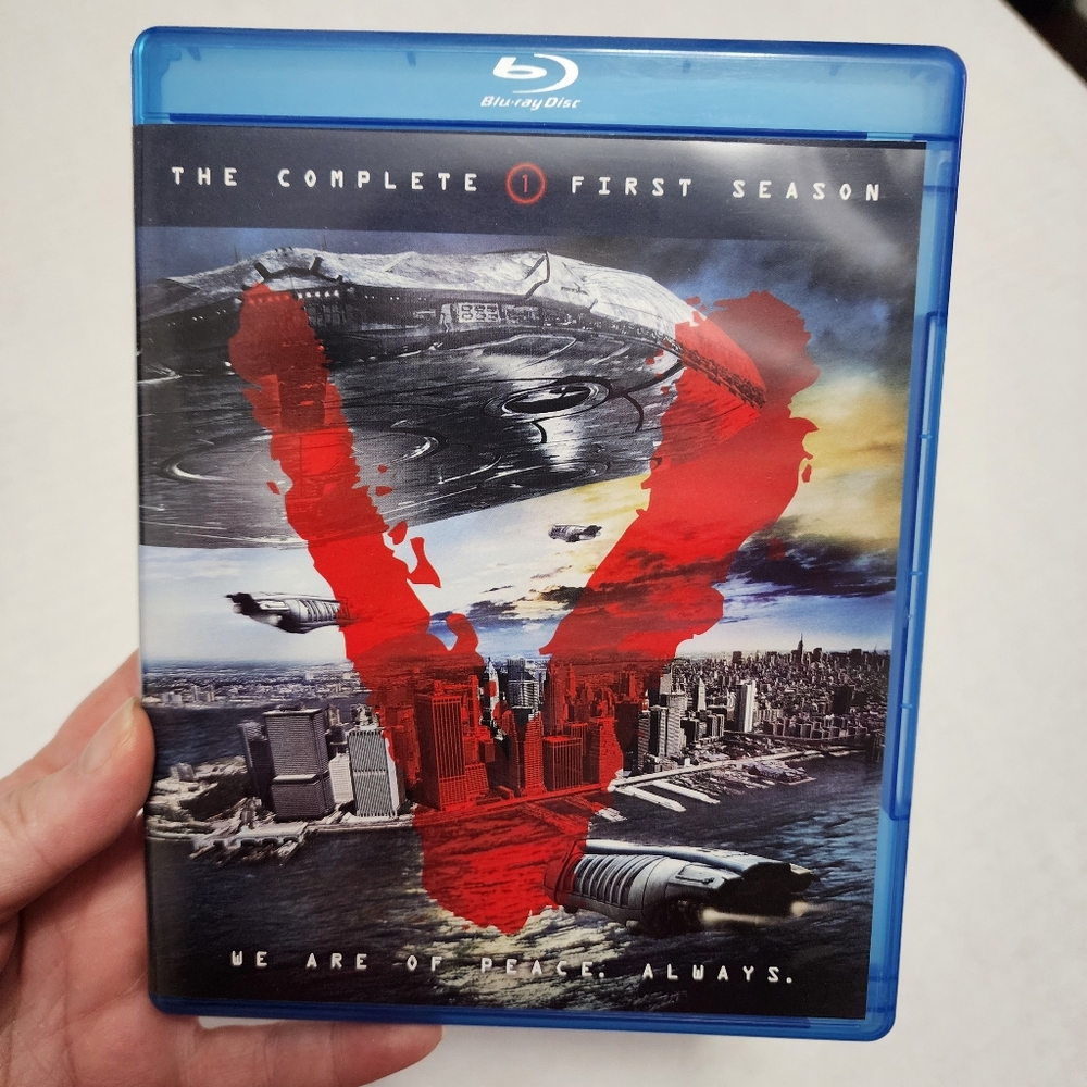 The Complete First Season of V Blu-Ray DVD